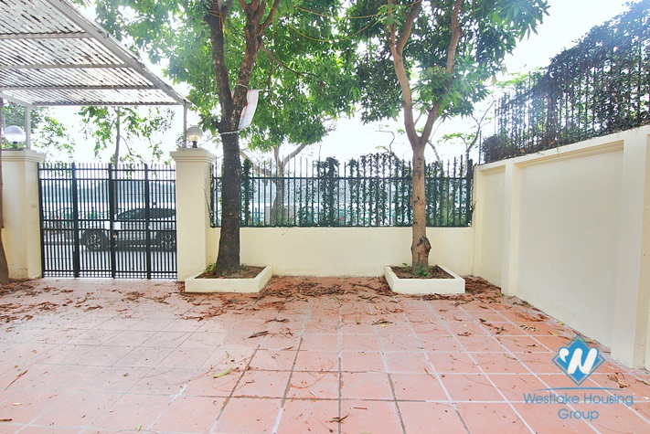 A beautiful house with lake view for rent in Tay Ho, Ha Noi